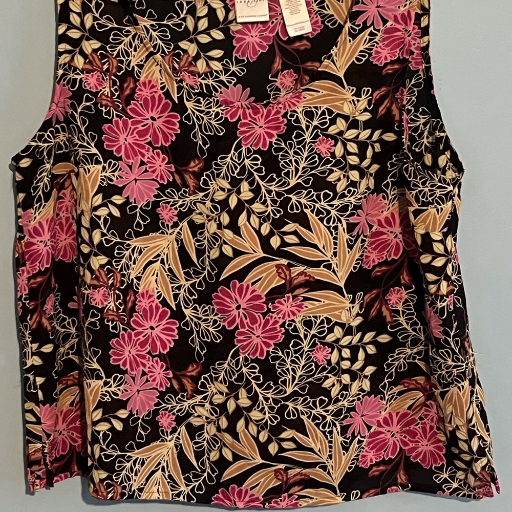 SELLING EMMA JAMES TOP FOR WOMEN SIZE 14 FLORAL COLOR SLEEVELESS PRE-OWNED— USED - Picture 5 of 10